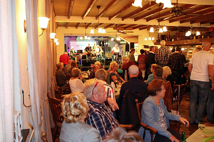 Muzikaal 60 & 70's feest door de SDWA met The Oldtimers_13